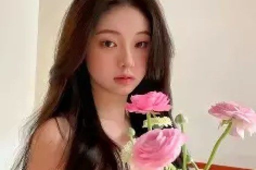 张凌赫评论区沦陷！连上8个热搜遭网友讽刺：39个人就崩溃了？